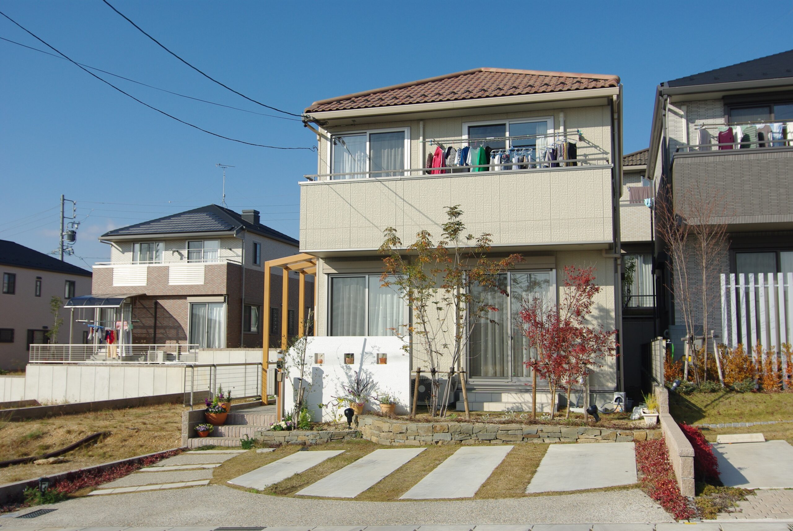 名古屋市 雨の日でも安心の人に優しいアプローチ外構エクステリア|愛知県大府市・東海市・東浦町｜外構・エクステリア・お庭専門工事のサンガーデン